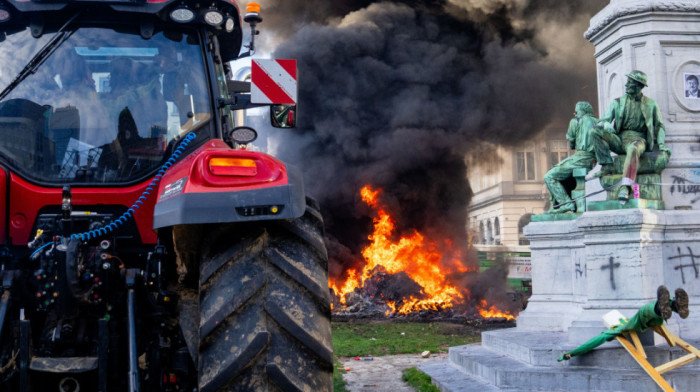 Sukobi tokom protesta poljoprivrednika u Briselu: Policija upotrebila suzavac i vodene topove