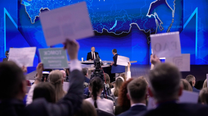 Broj poslatih pitanja za direktnu liniju sa Putinom premašio 2,5 miliona