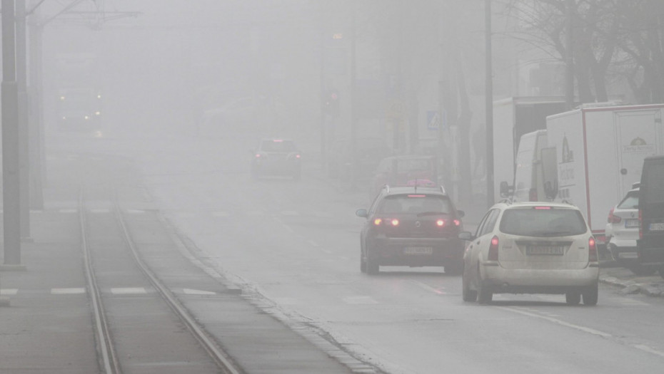 Vozačima se savetuje oprez: Magla u većem delu zemlje, moguća i poledica na putevima
