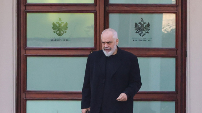 Protest ispred kancelarije premijera Albanije, zatražena ostavka Rame