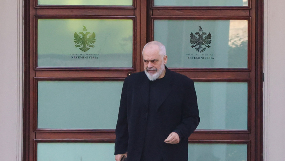 Protest ispred kancelarije premijera Albanije, zatražena ostavka Rame