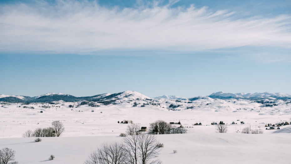 Tragedija na Durmitoru: Jedna osoba poginula, druga teško povređena nakon pada iz korpe ski-lifta
