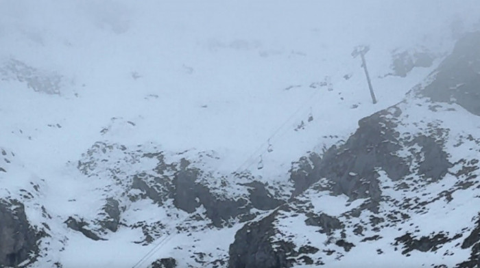 Nakon nesreće na Durmitoru, troje stranih turista i dalje zaglavljeno na ski liftu