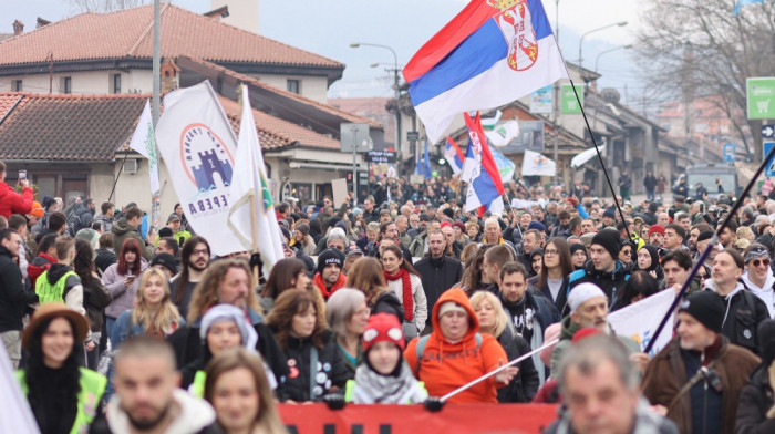 Završen protest dela studenata u Novom Pazaru, saobraćaj ponovo prohodan