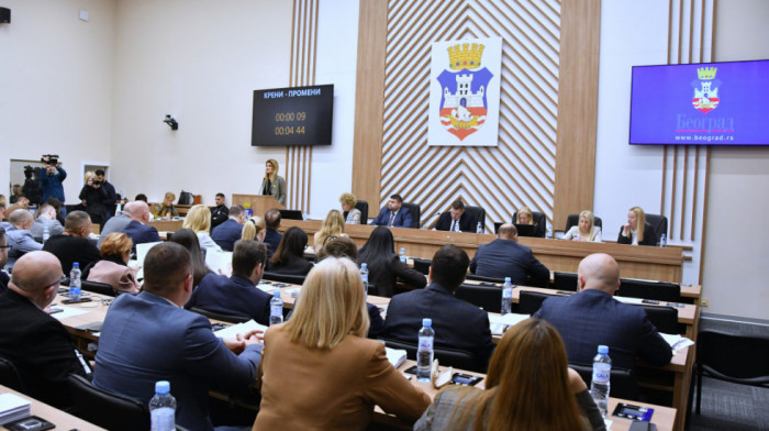 Skupština Grada Beograda sutra o 43 tačke: Odbornici o tramvajima, taksama, urbanističkim planovima i prevozu