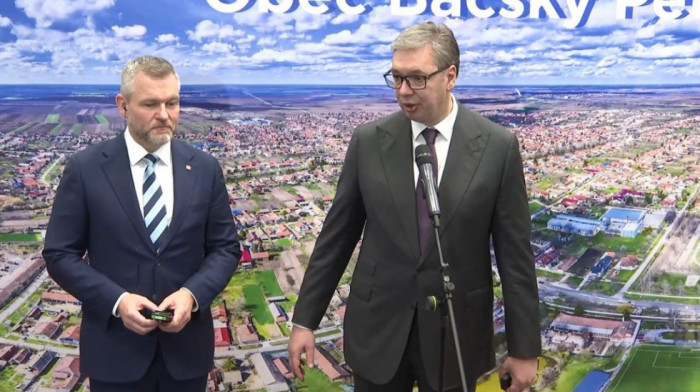 Vučić u Bačkom Petrovcu: Rešavamo probleme Slovaka, Pelegrini: Ovo je istorijski trenutak