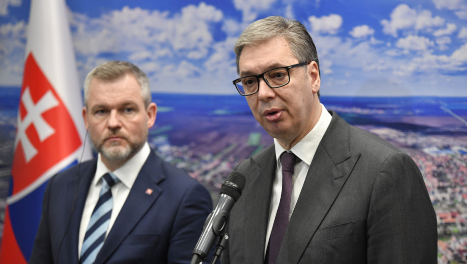 Vučić u Bačkom Petrovcu: Rešavamo probleme Slovaka, Pelegrini: Ovo je istorijska poseta
