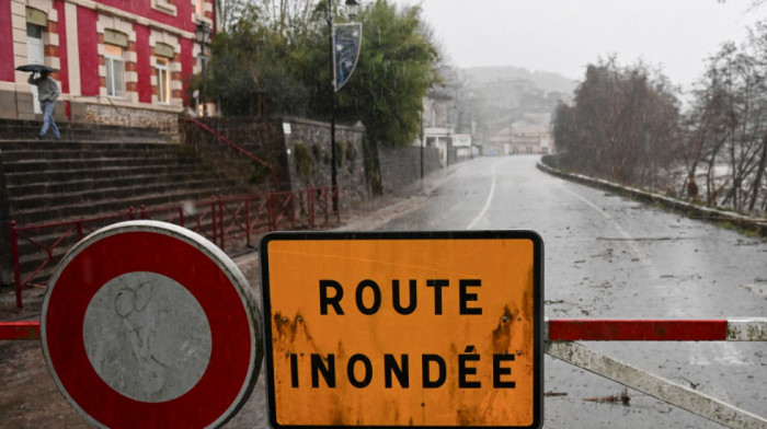 Snažno nevreme na jugu Francuske: Desetine evakuisanih u Monpeljeu, zatvoreni putevi