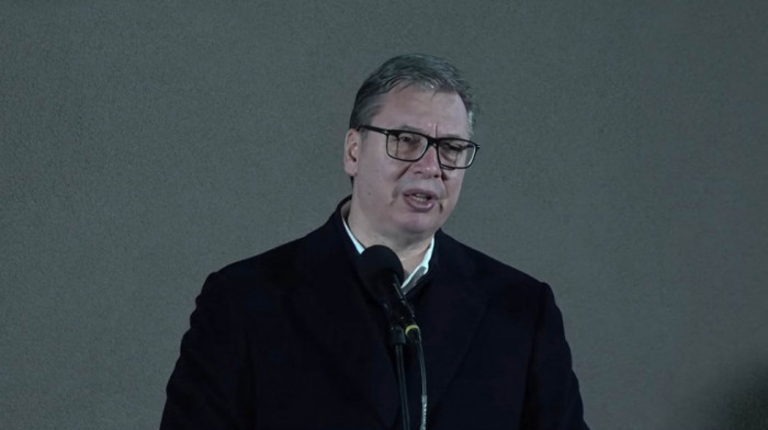 Vučić u Putnicima otvorio sportsku halu: Male stvari pokazuju koliko brinemo o ljudima