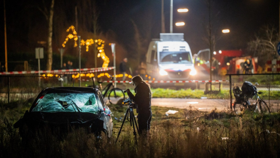Prekinuta božićna parada u Holandiji: Automobil uleteo u grupu ljudi, najmanje devetoro povređeno