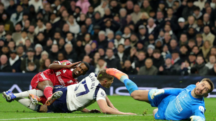 Liverpul nekoliko meseci bez Isaka koji je hitno operisan zbog frakture noge