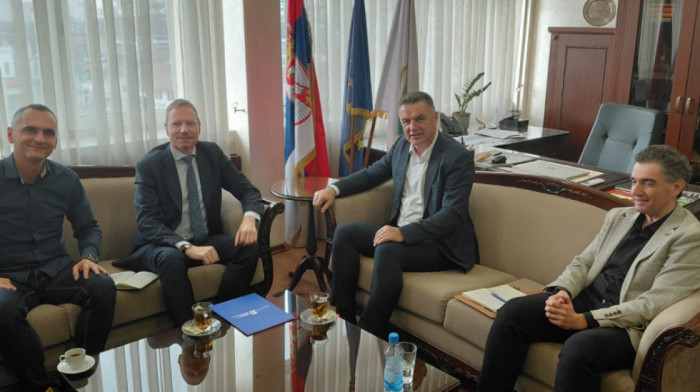 Poverenik za zaštitu ravnopravnosti Antonijević sa gradonačelnikom Novog Pazara o položaju manjina i LGBTI zajednici