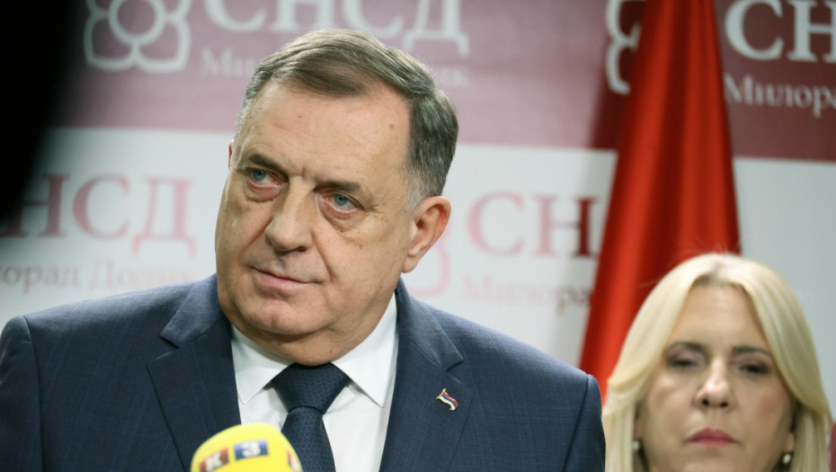 Dodik čestitao Badnje veče i poželeo sreću, mir i razumevanje