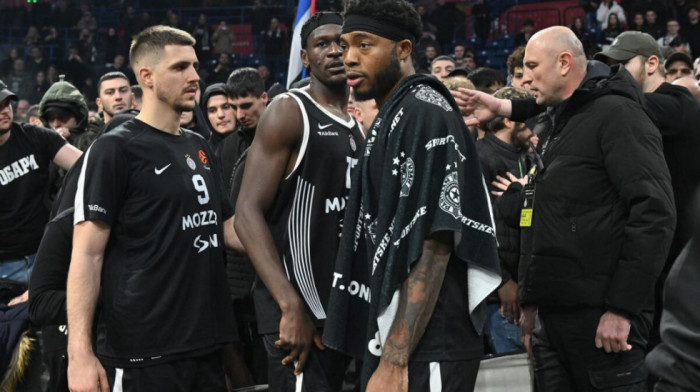 U Areni totalno rasulo: Tajrik se umalo sukobio sa Grobarima!