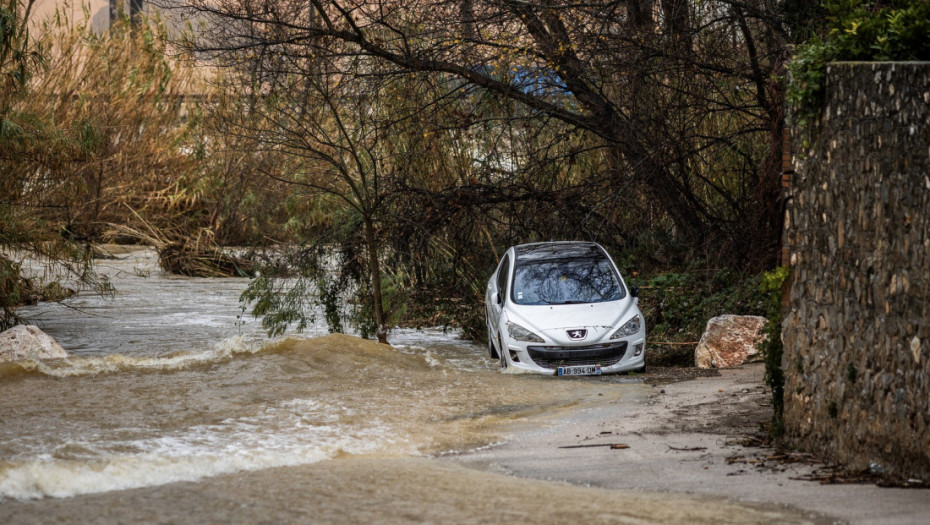 Francuska pogođena obilnim padavinama i snežnim lavinama