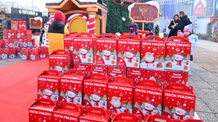 ALTA banka širi duh zajedništva: pokloni, osmesi i praznična atmosfera u "Čarobnoj zimi" na platou Arene
