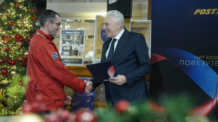 Uručeni ugovori o radu na neodređeno vreme za 122 zaposlenih u Pošti Srbije