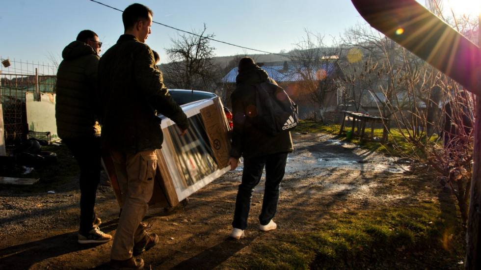 Počeo 56. humanitarni božićni konvoj, Gujon: Volonteri iz Francuske stigli na Kosovo i Metohiju
