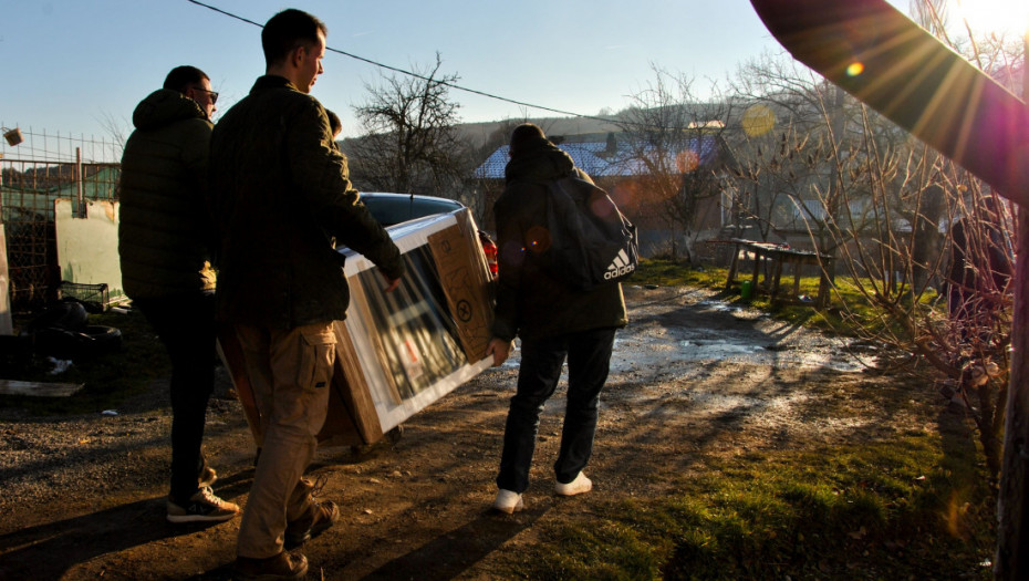 Počeo 56. humanitarni božićni konvoj, Gujon: Volonteri iz Francuske stigli na Kosovo i Metohiju