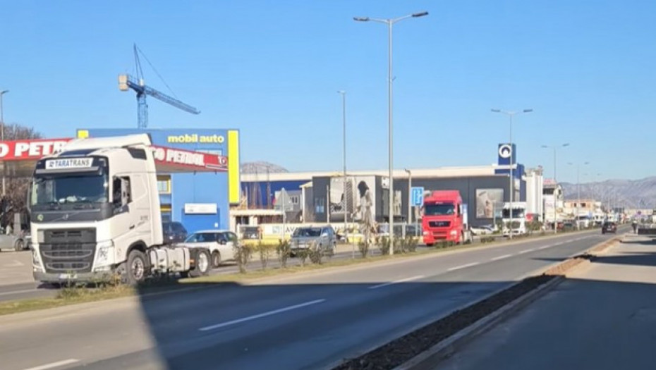 Udruženje prevoznika Crne Gore organizovalo protestnu vožnju ulicama Podgorice