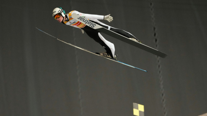 Domen Prevc osvojio Oberstdorf i poveo na Turneji "Četiri skakaonice"