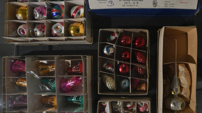 Šljokice, nostalgija i božićna čarolija: Retro dekoracije su ponovo u modi