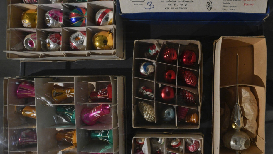 Šljokice, nostalgija i božićna čarolija: Retro dekoracije su ponovo u modi