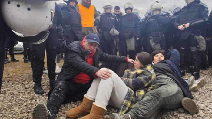 Od ostavki do poziva na sednicu Saveta za odbranu i bezbednost: Reakcije funkcionera u Crnoj Gori na dešavanja u Botunu