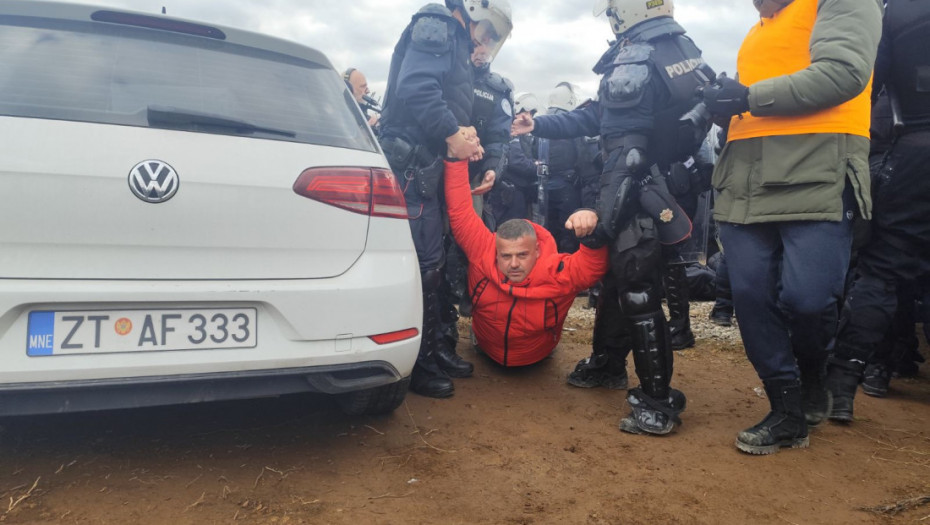 U Botunu privedene 54 osobe: Meštani blokirali kružni tok ka Aerodromu Podgorica zahtevajući njihovo puštanje