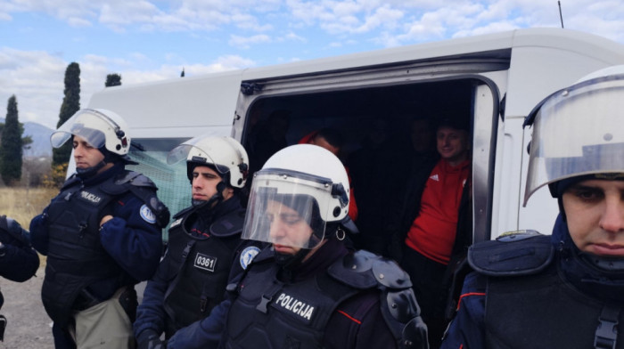 Tenzije u Botunu: Policija čuva gradilište kolektora, i mašine na parceli