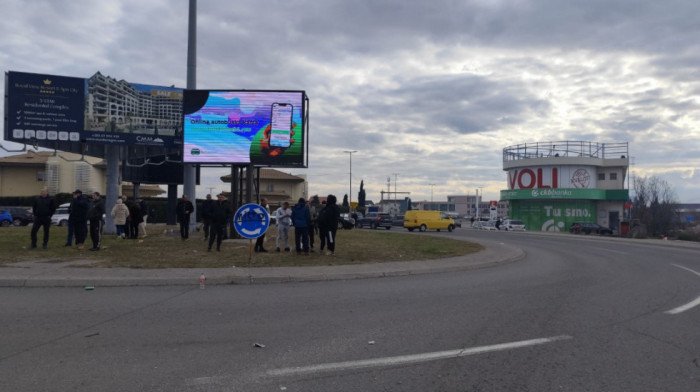 Meštani Botuna blokirali više kružnih tokova u Zeti i Podgorici