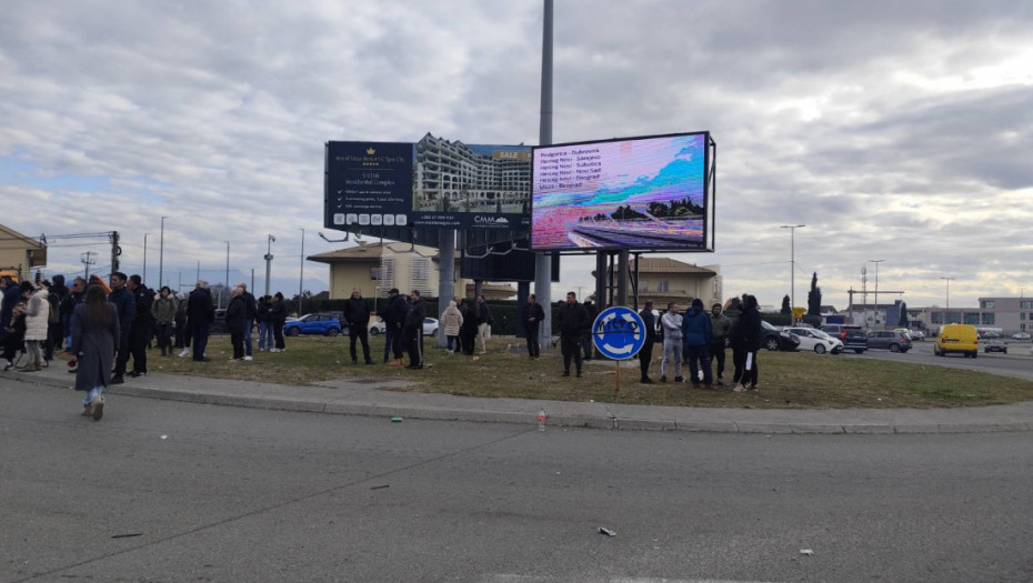 Odblokirana pruga i kružni tok prema Aerodromu Podgorica: Građani najavili nove proteste