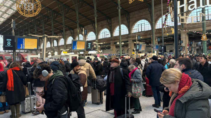 Kašnjenja Evrostara ulaze u drugi dan, putnici bili zaglavljeni u vozovima tokom noći