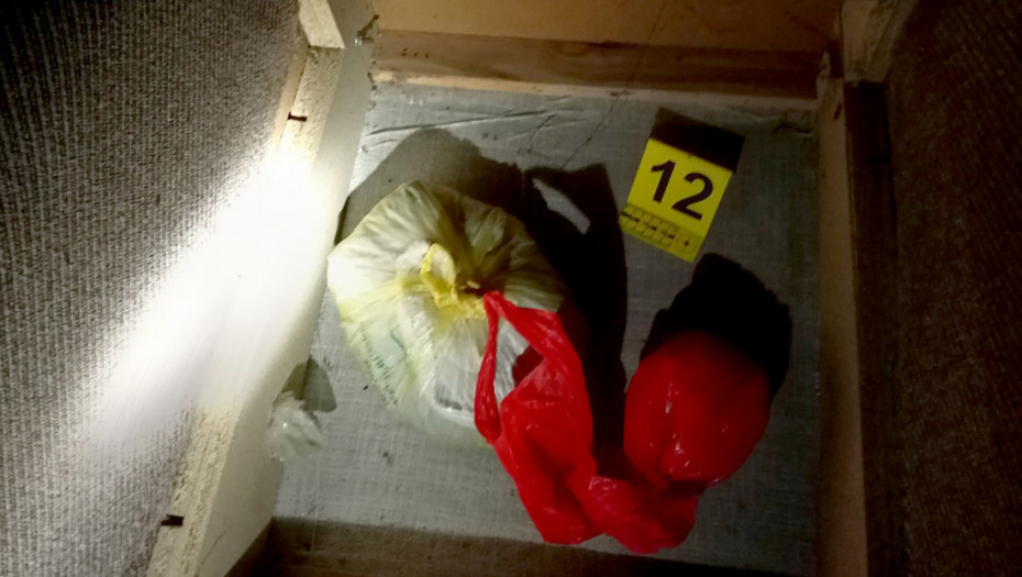 Uhapšena dvojica osumnjičenih dilera u Beogradu: Policija im našla paket droge i vagicu za merenje
