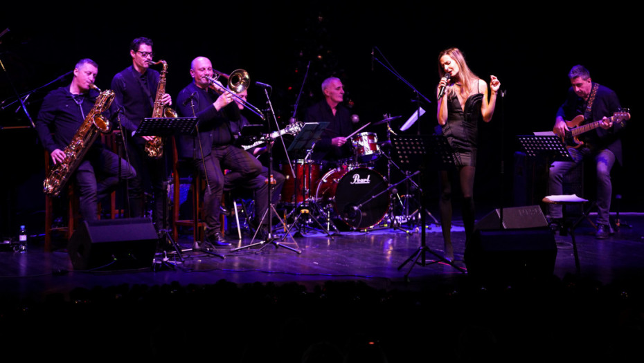 "Seti se naše ljubavi": Beti Đorđević, Ekstra Nena, Tanja Jovićević i drugi pevali u čast Nade Knežević