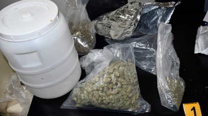 Tinejdžer u Nišu uhapšen zbog trgovine drogom