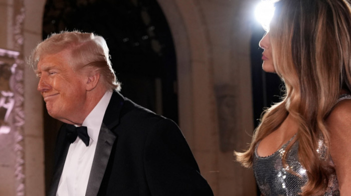 Ponovo pokrenuto pitanje Trampovog zdravstvenog stanja: Veće doze aspirina izazvale modrice na rukama