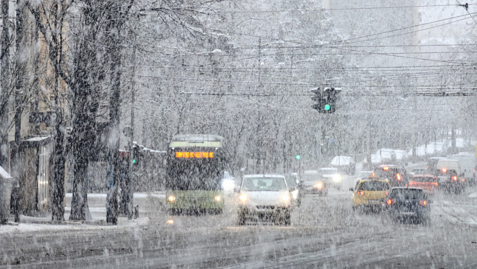 Sneg paralizovao Beograd: Stao gradski prevoz, blokirane ključne ulice i GSP linije - kritične tačke širom grada