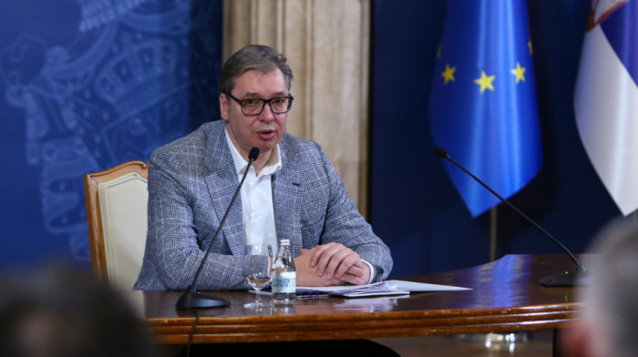 Vučić: Vojska se od početka protesta držala van politike, nije kraj promenama u policiji