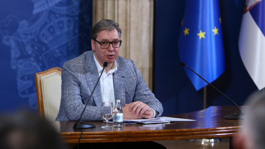 Vučić: Vojska se od početka protesta držala van politike, nije kraj promenama u policiji