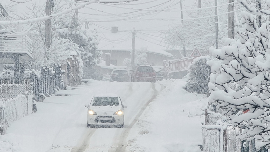 Sneg i jak vetar otežali saobraćaj u Bosni i Hercegovini: Obustava i zabrane na više magistralnih i planinskih puteva