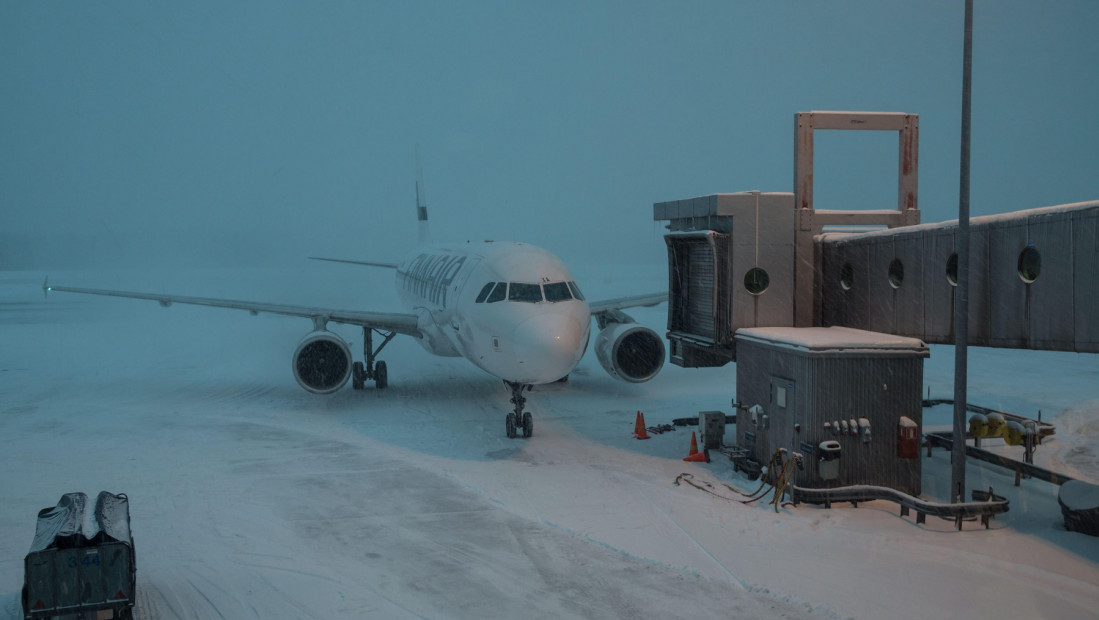 Poremećaji u avio-saobraćaju usled ekstremnih vremenskih uslova zahtevaju strpljenje putnika