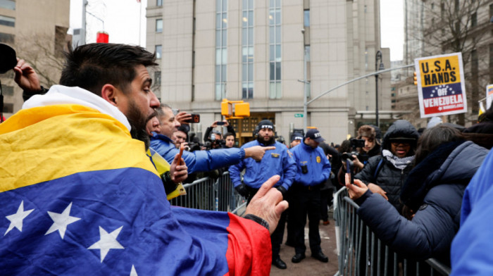 Njujork: Demonstranti se okupili ispred zgrade suda gde će Maduro biti saslušan