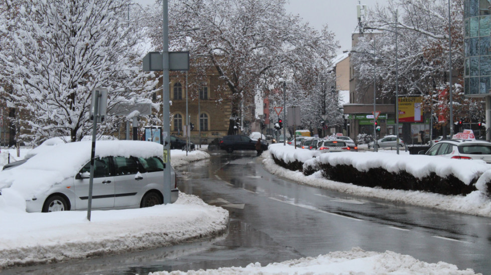 JP Putevi Srbije: Putni pravci prohodni, oprez zbog poledice u večernjim časovima