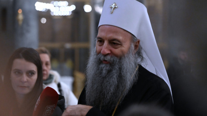 Porfirije vernicima čestitao Božić: Prevaziđimo podele i pružimo ruku jedni drugima