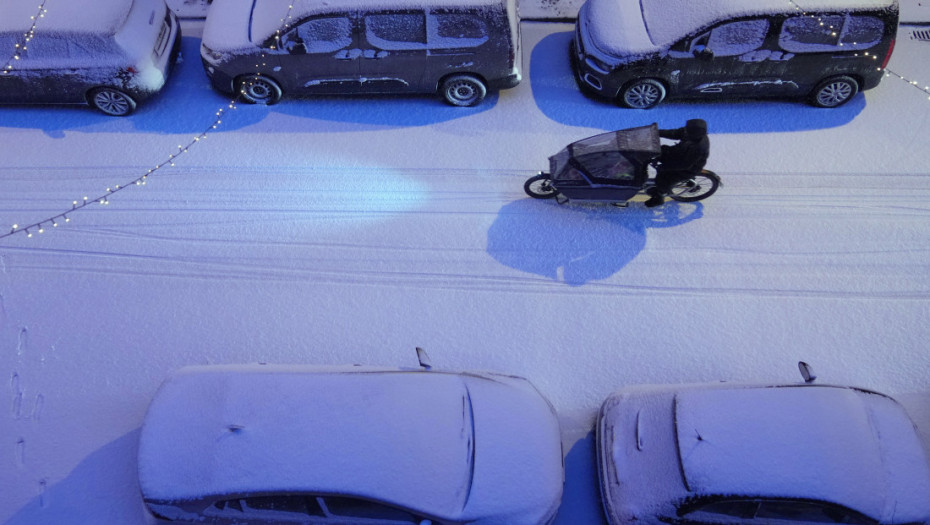 Sneg i led poremetili saobraćaj u Francuskoj: Otkazano i 140 letova