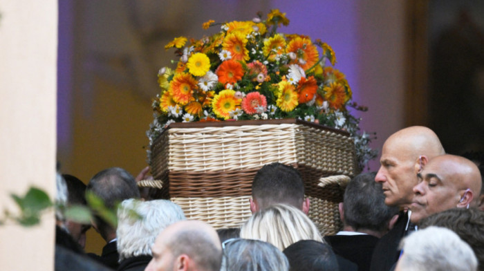 Sahrana Brižit Bardo: Ceremonija počela u crkvi u Sen Tropeu