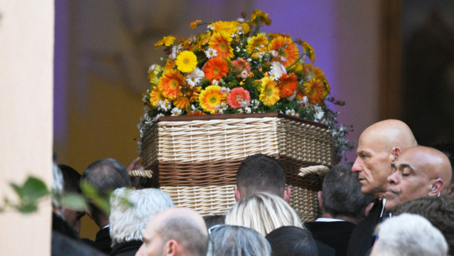 Sahrana Brižit Bardo: Ceremonija počela u crkvi u Sen Tropeu