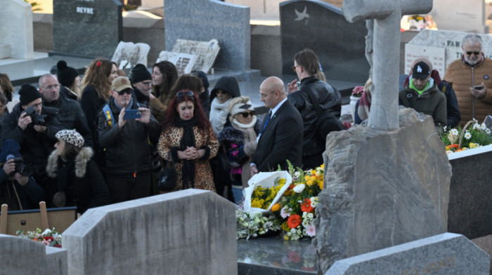 Poslednji ispraćaj Brižit Bardo: Sahranjena bez nacionalnih počasti i u strogoj privatnosti na groblju u Sen Tropeu