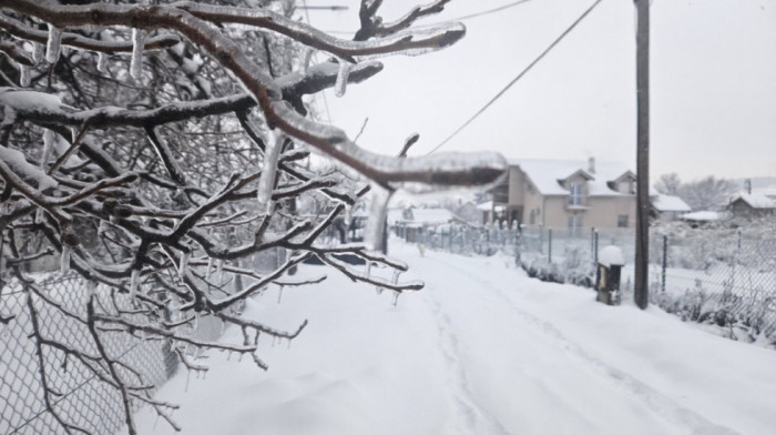 Na terenu 83 vozila zimske službe JKP "Beograd-put" rade na raščišćavanju terena